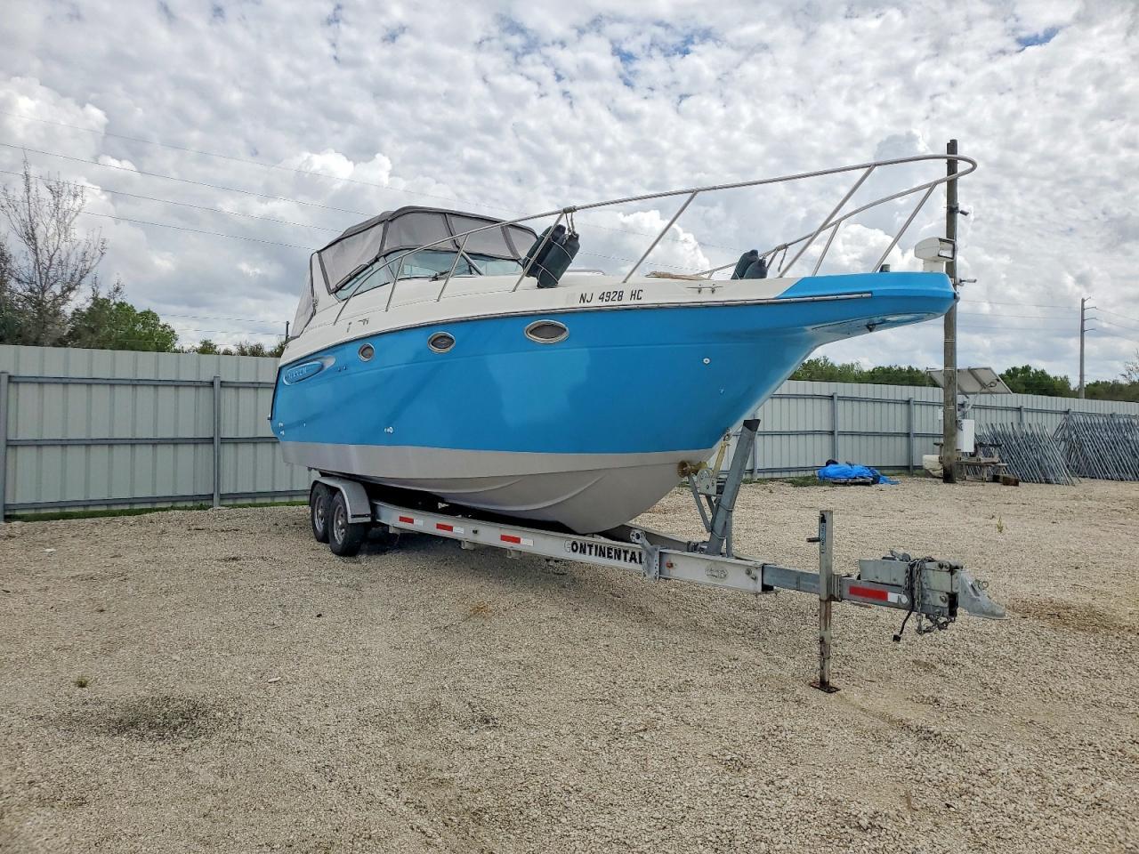2000 Maxxo Boat