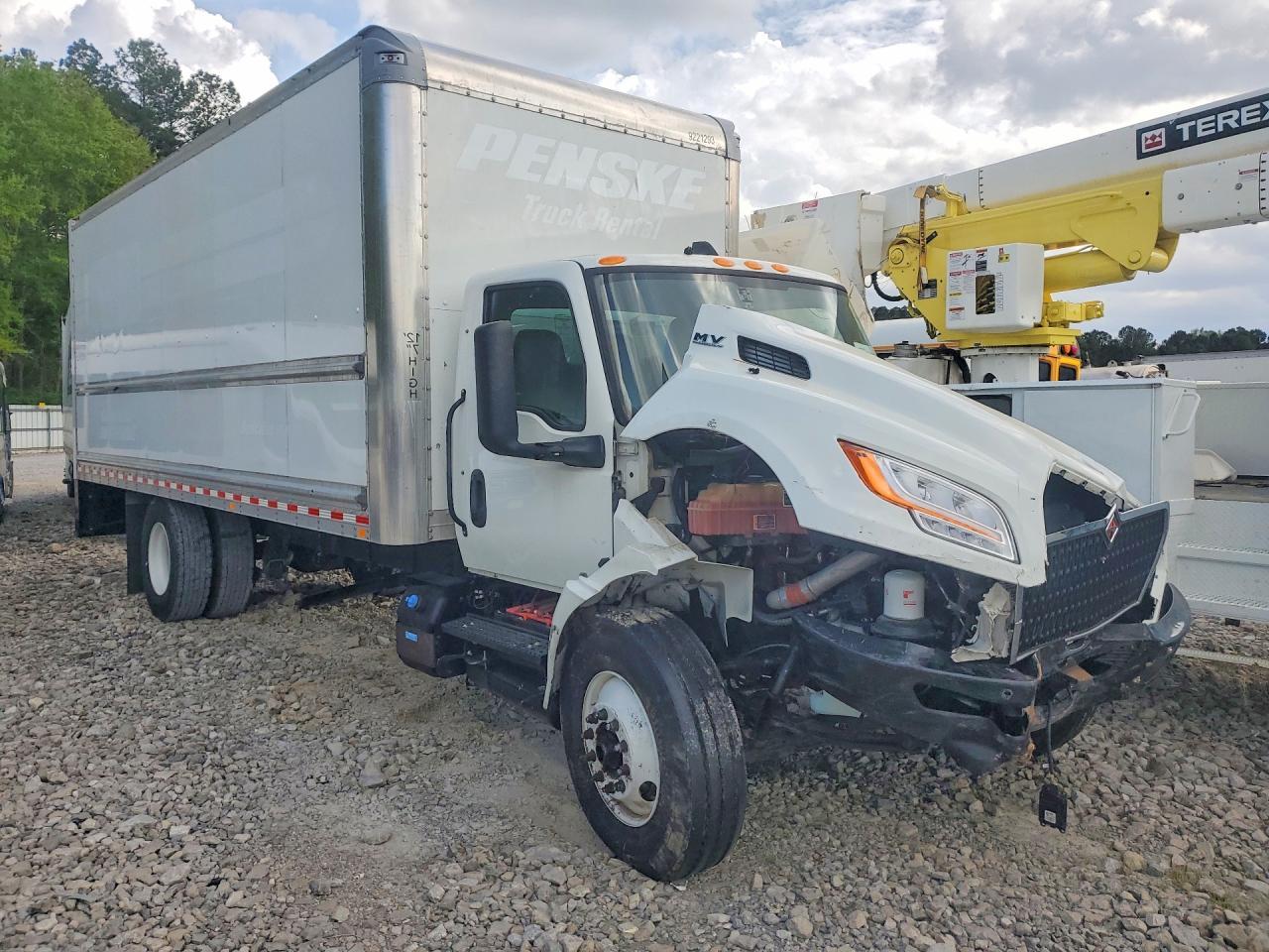 2024 International MV607 BOX Truck