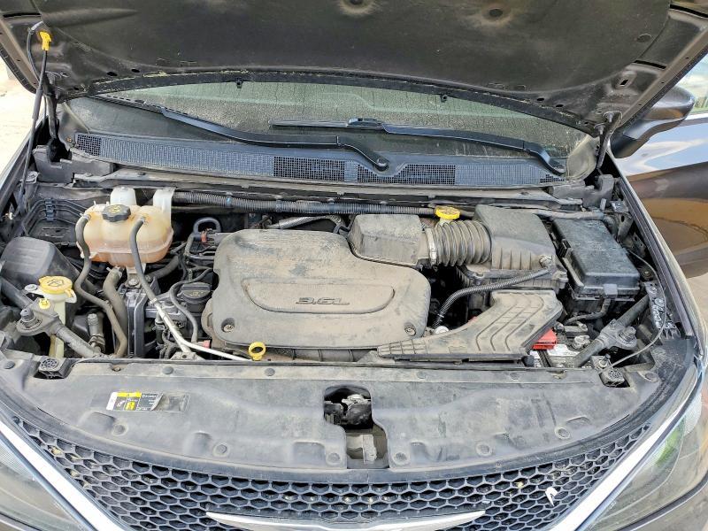 2021 Chrysler Voyager lxi