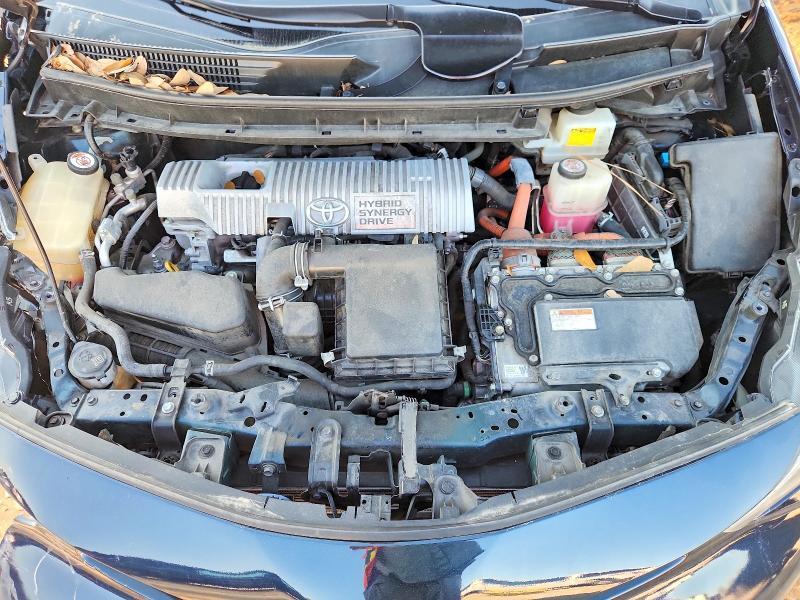 2017 Toyota Prius v Five