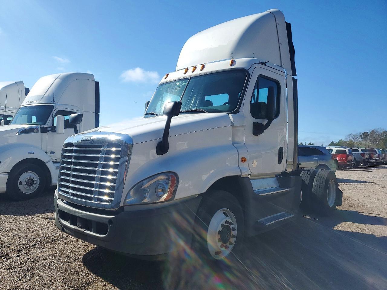 2016 Freightliner Cascadia 125 Semi Truck