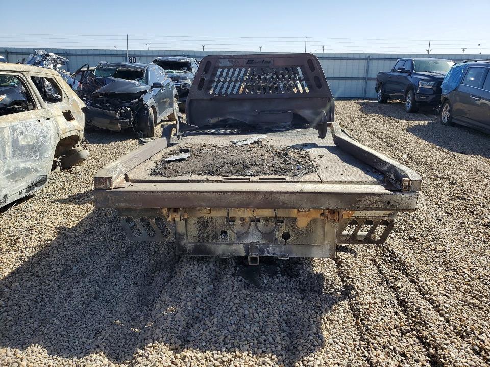 2022 Ford F350 Super Duty Flatbed Truck