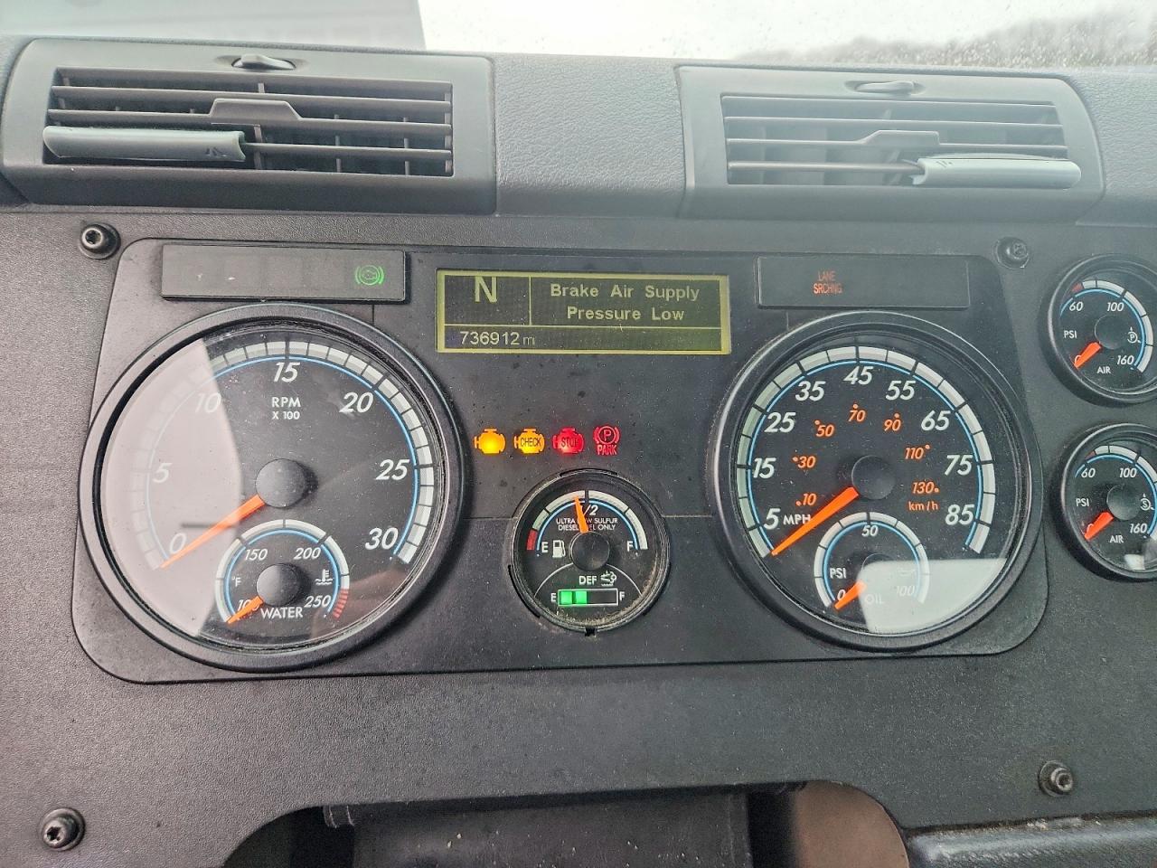 2018 Freigliner 2018 Freightliner Cascadia 113 Semi Truck