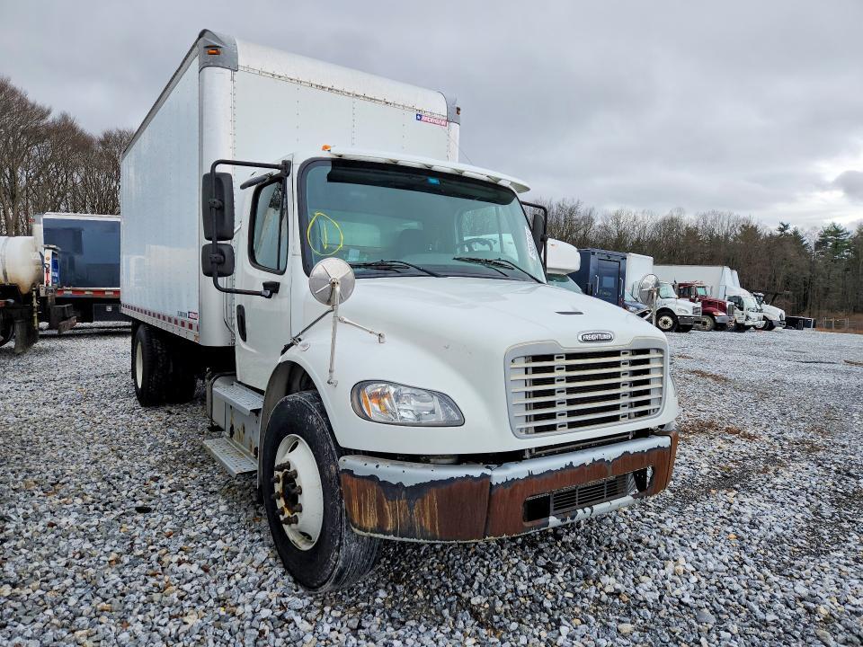 2015 Freightliner M2 106 MED-Semi Truck