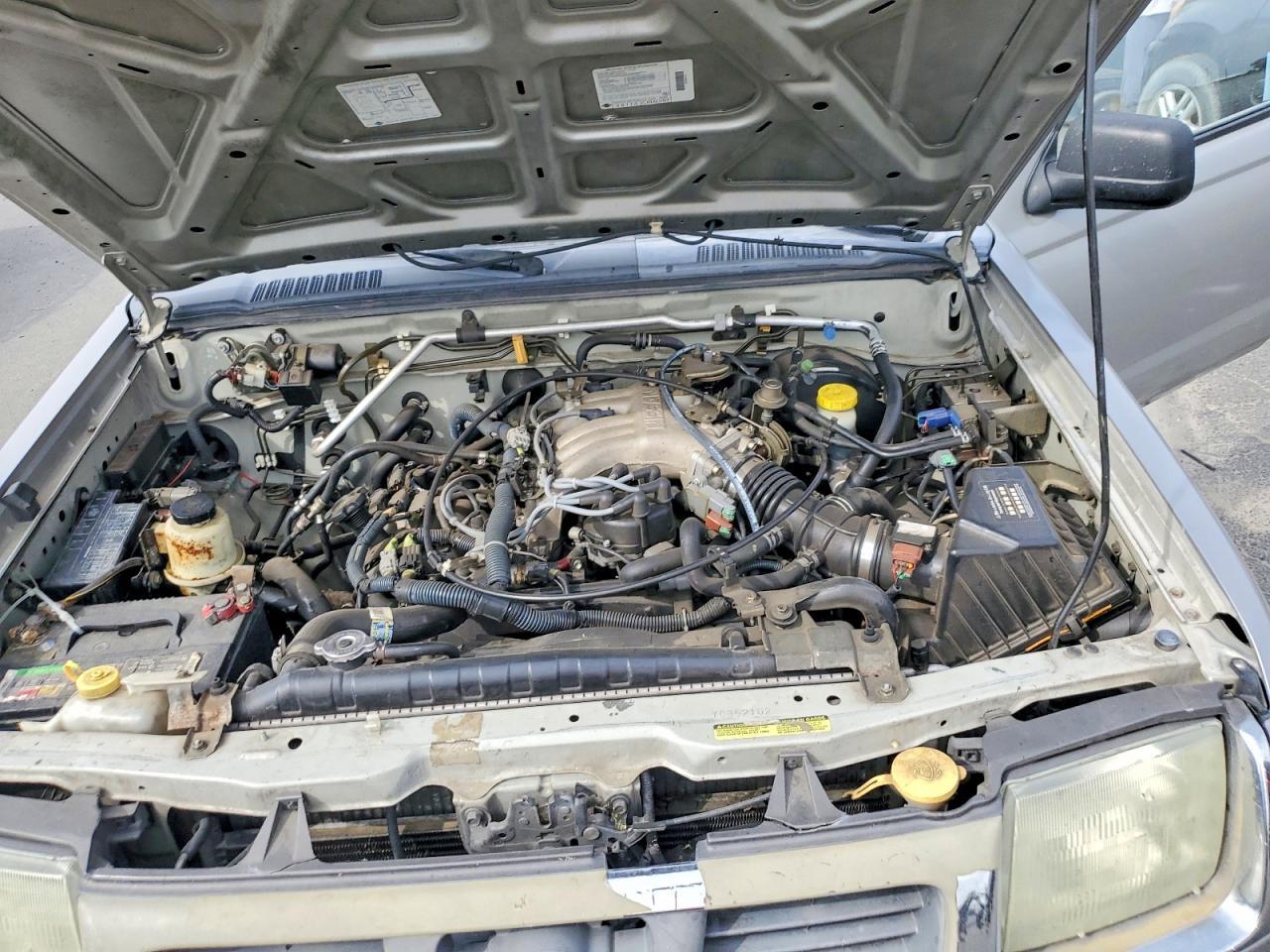 2000 Nissan Frontier XE