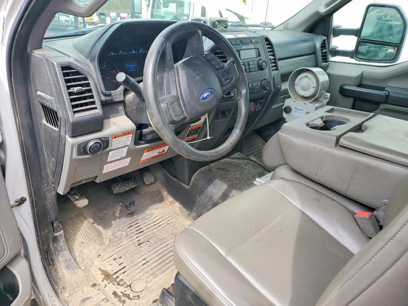 2019 Ford F-550 Super Duty-Dual Rear Wheel