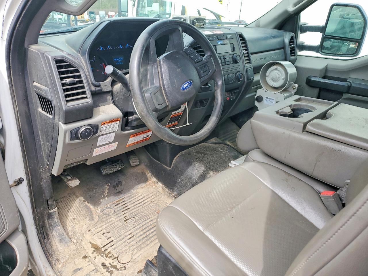 2019 Ford F-550 Super Duty-Dual Rear Wheel