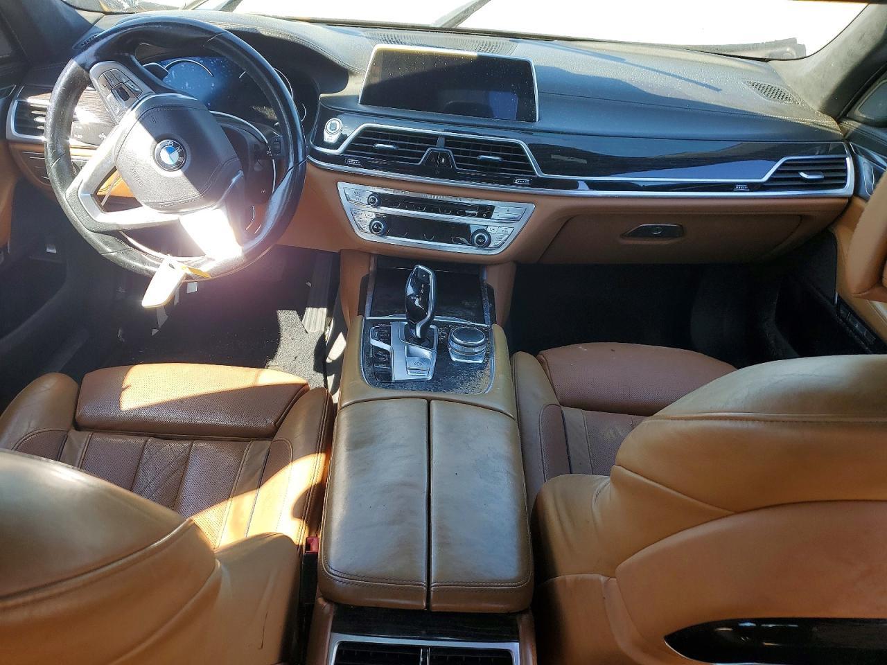 2016 BMW 750 xi