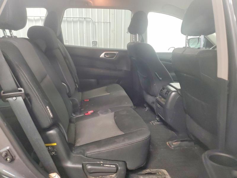 2019 Nissan Pathfinder s
