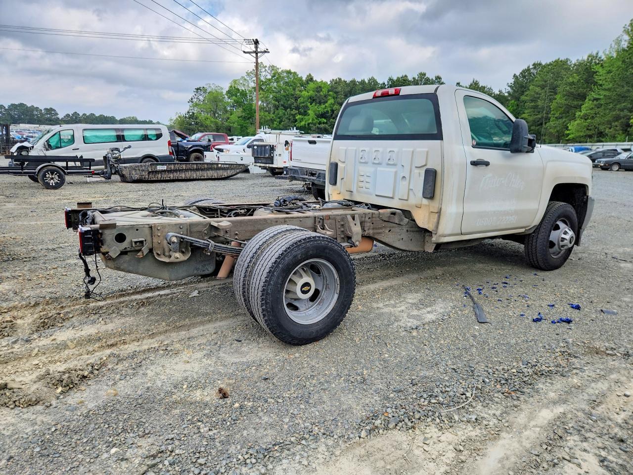 2016 Chevrolet Silverado Truck Cab AND Chassis