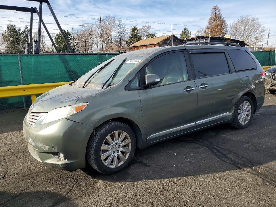 2014 Toyota Sienna Limited 7-passenger
