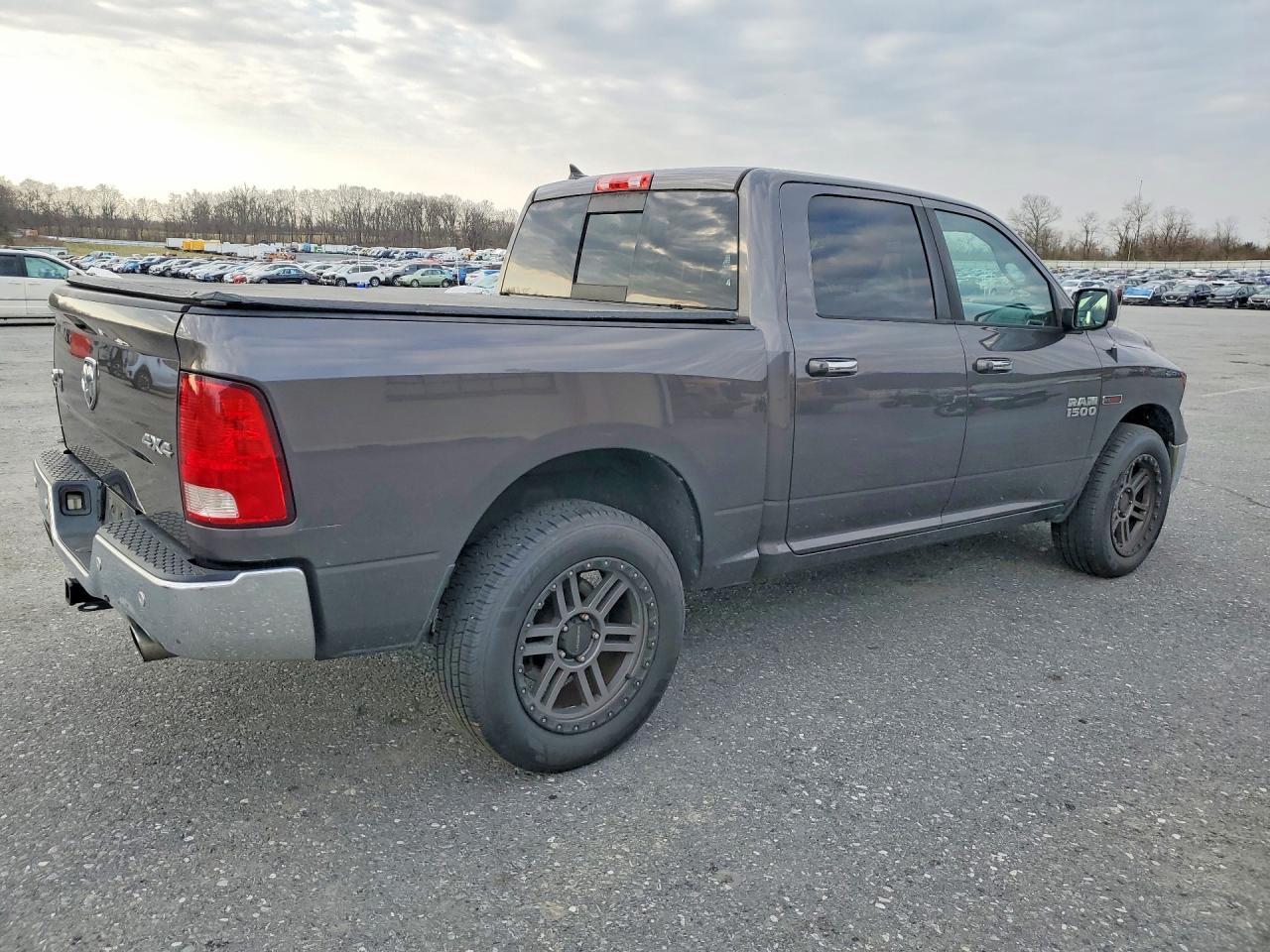 2015 Dodge RAM 1500 SLT