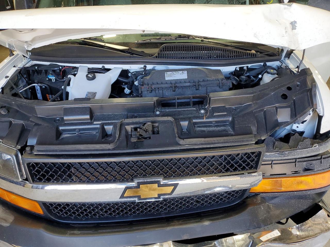 2025 Chevrolet Express G3500 LT