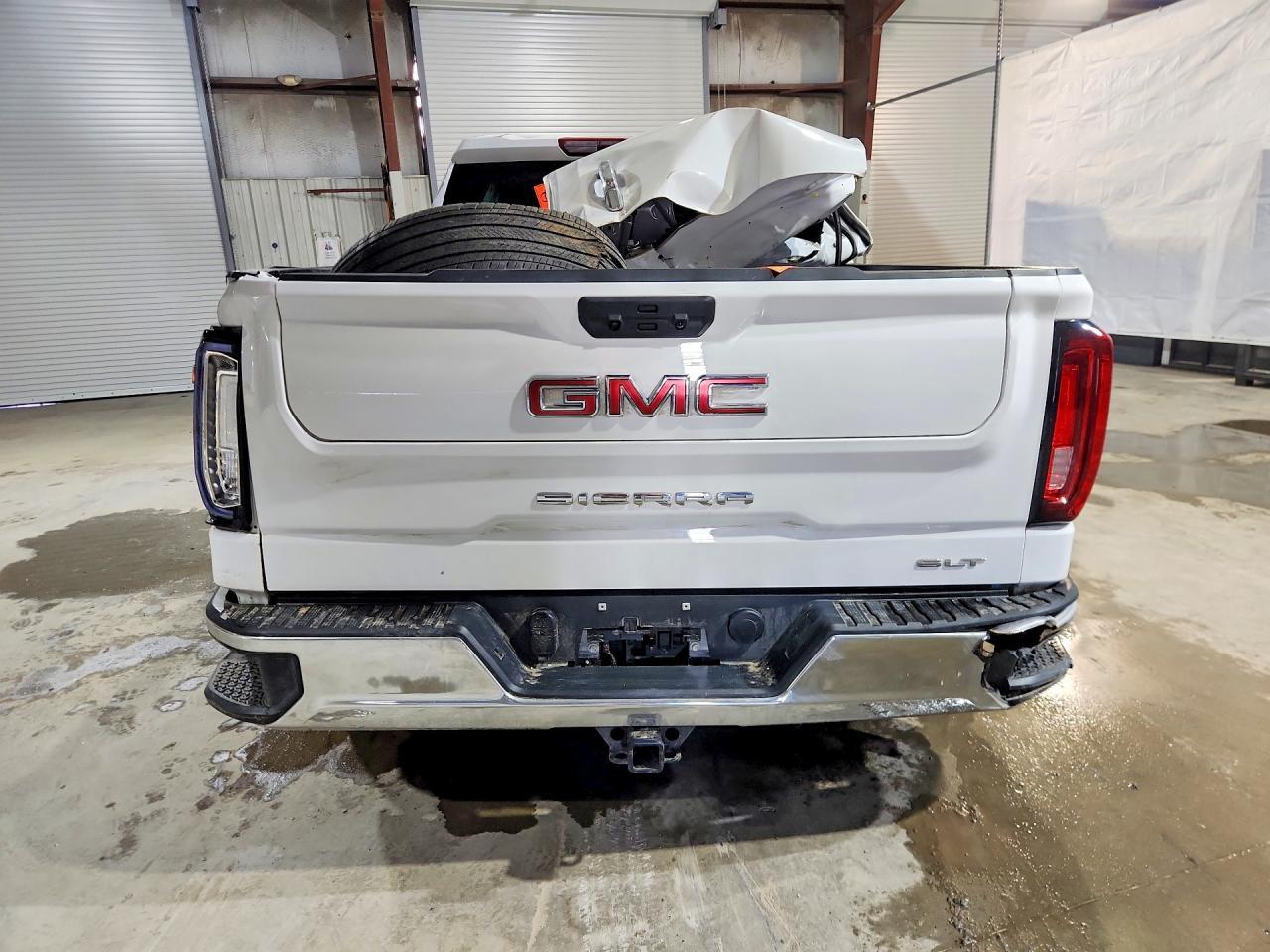 2025 GMC Sierra K1500 SLT