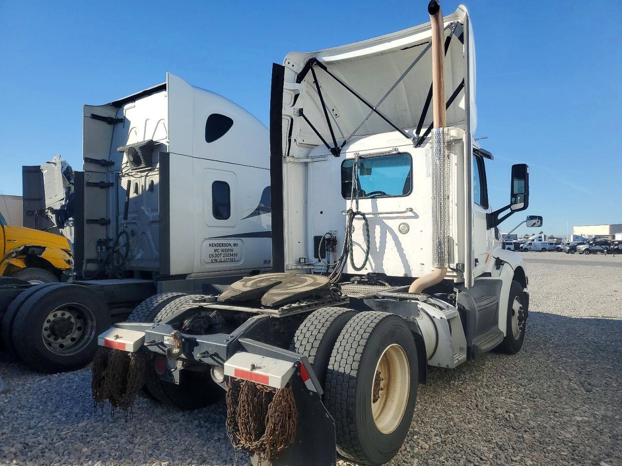 2020 Peterbilt 579 Semi Truck