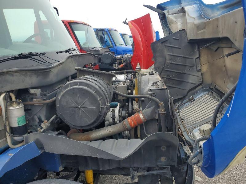 2002 International 4400 Semi Truck