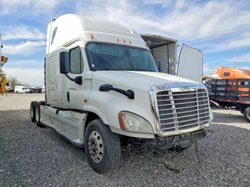 2014 Freigliner 2014 Freightliner Cascadia Semi Truck