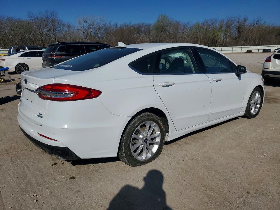 2020 Ford Fusion se