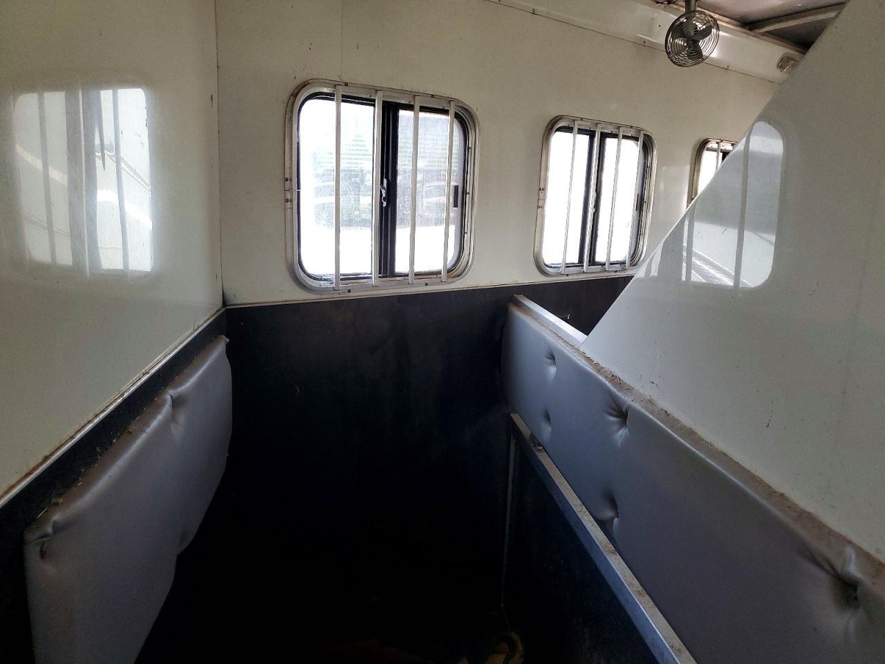 2009 Bison 2009 Bision 310ME Horse Trailer