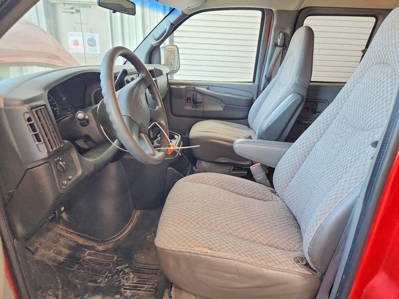 2004 Chev Express G3500