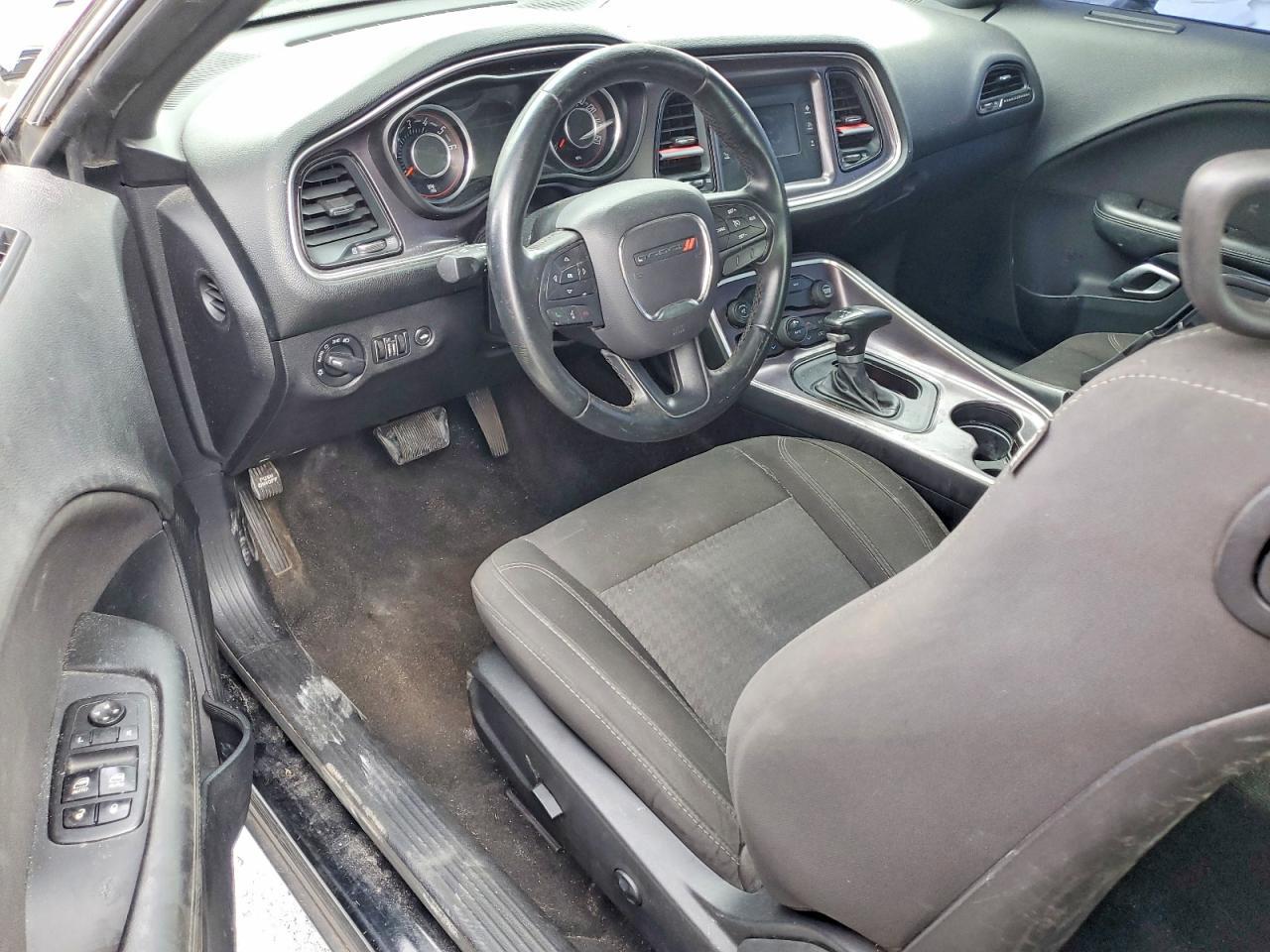 2016 Dodge Challenger sxt