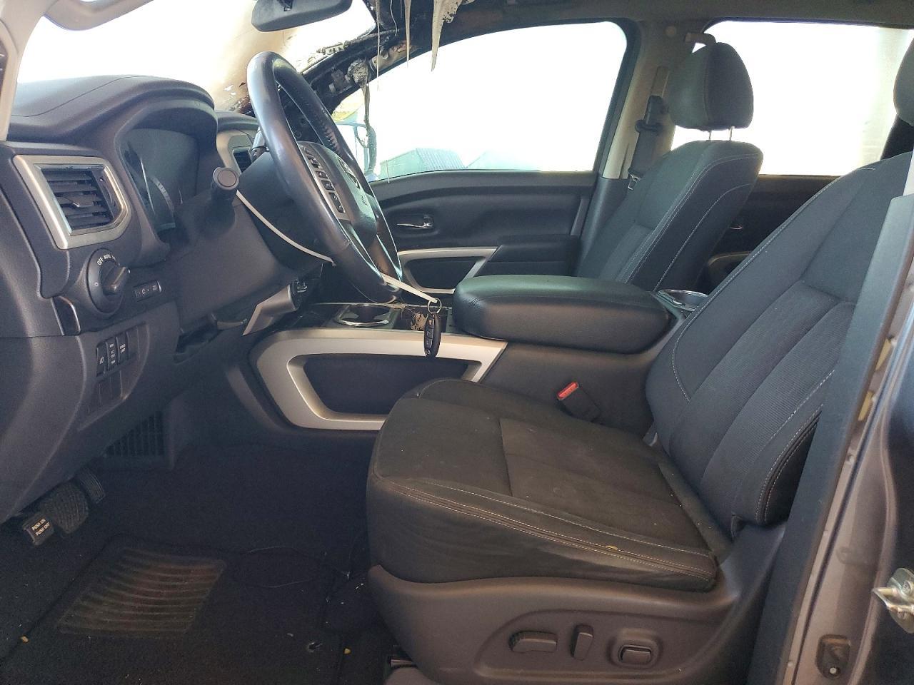 2017 Nissan Titan SV