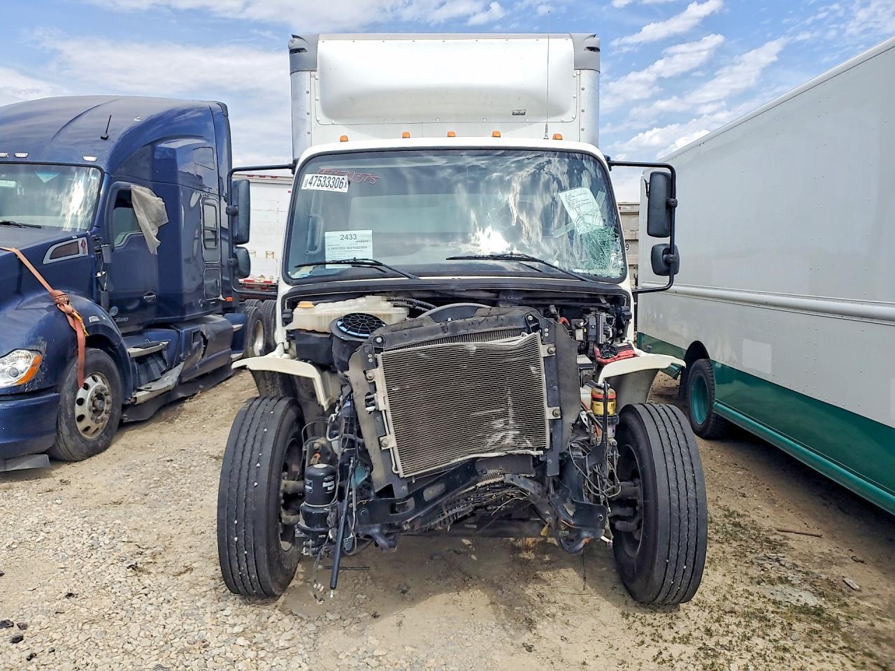 2020 Freigliner 2020 Freightliner Business Class M2 BOX Truck