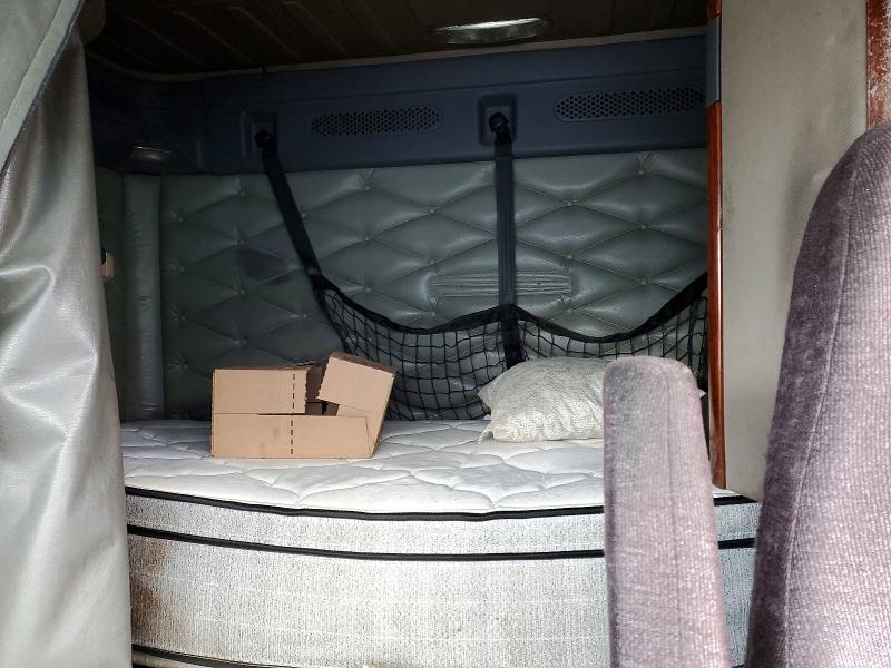 2012 Freigliner 2012 Freightliner Cascadia Semi Truck