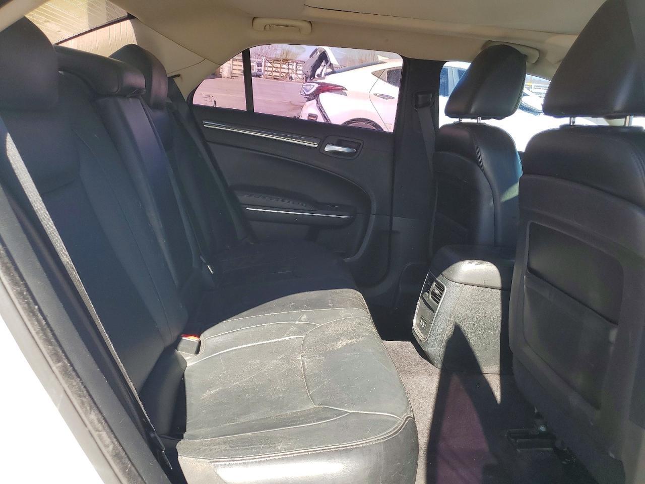 2015 Chrysler 300 Limited