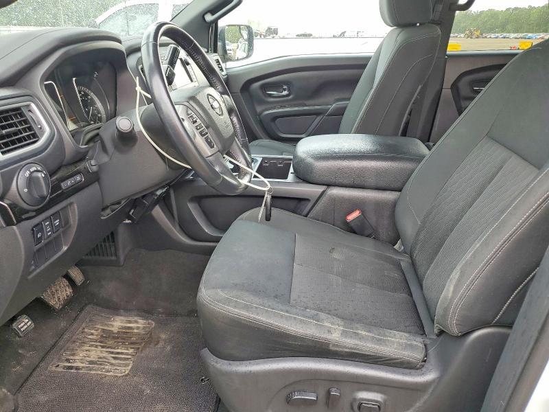 2019 Nissan Titan SV