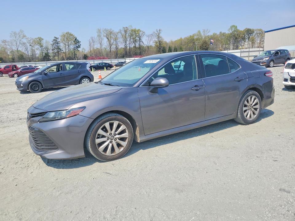 2019 Toyota Camry le