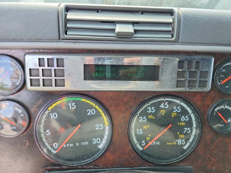 2001 Freightliner Century CST120 Semi Truck