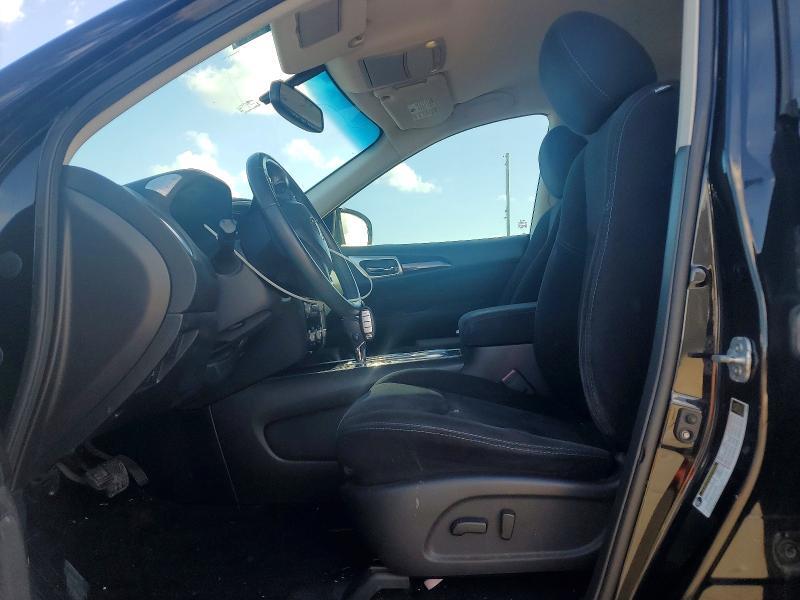 2016 Nissan Pathfinder sv