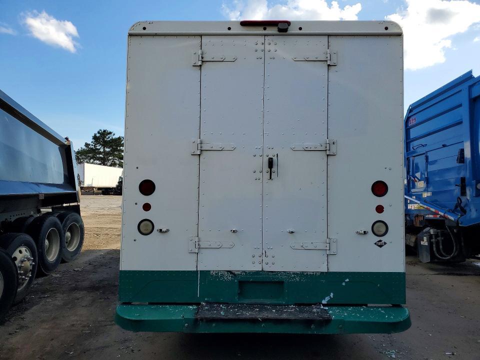 2017 Freigliner 2017 Freightliner MT45G Chassis Delivery Truck