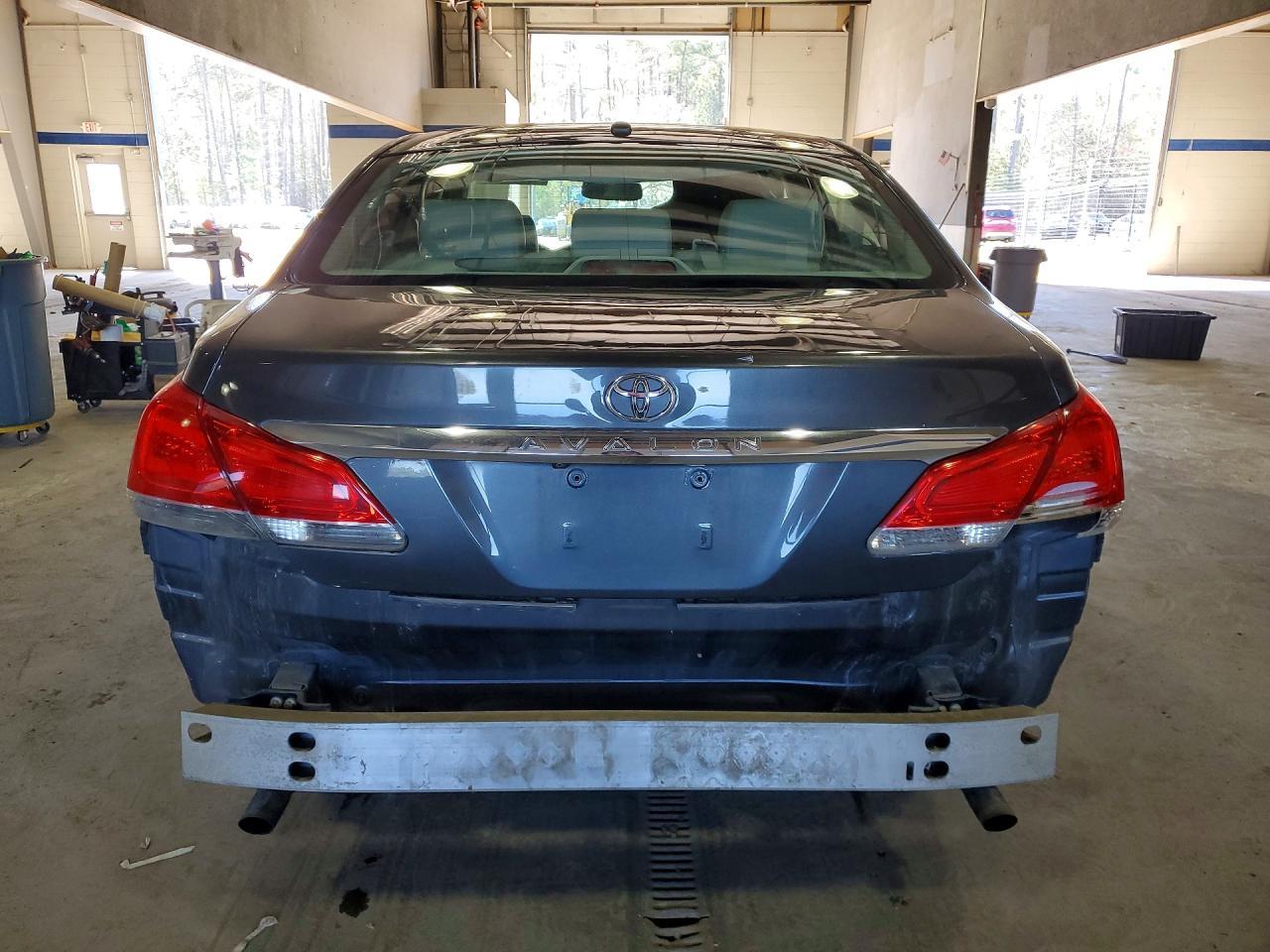 2012 Toyota Avalon Base