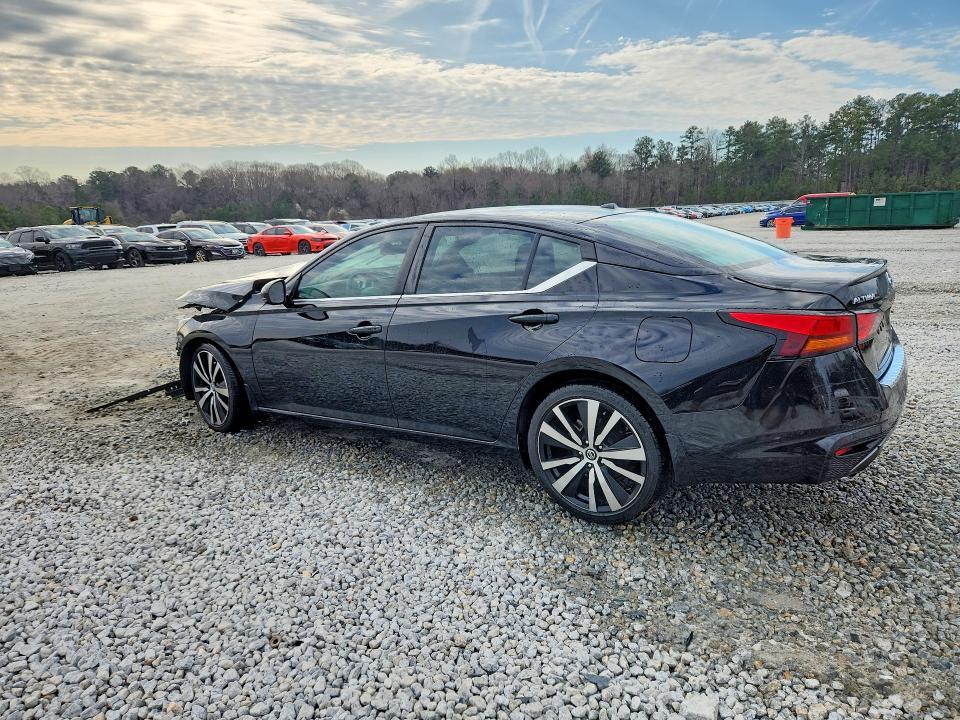 2022 Nissan Altima 2.0 sr