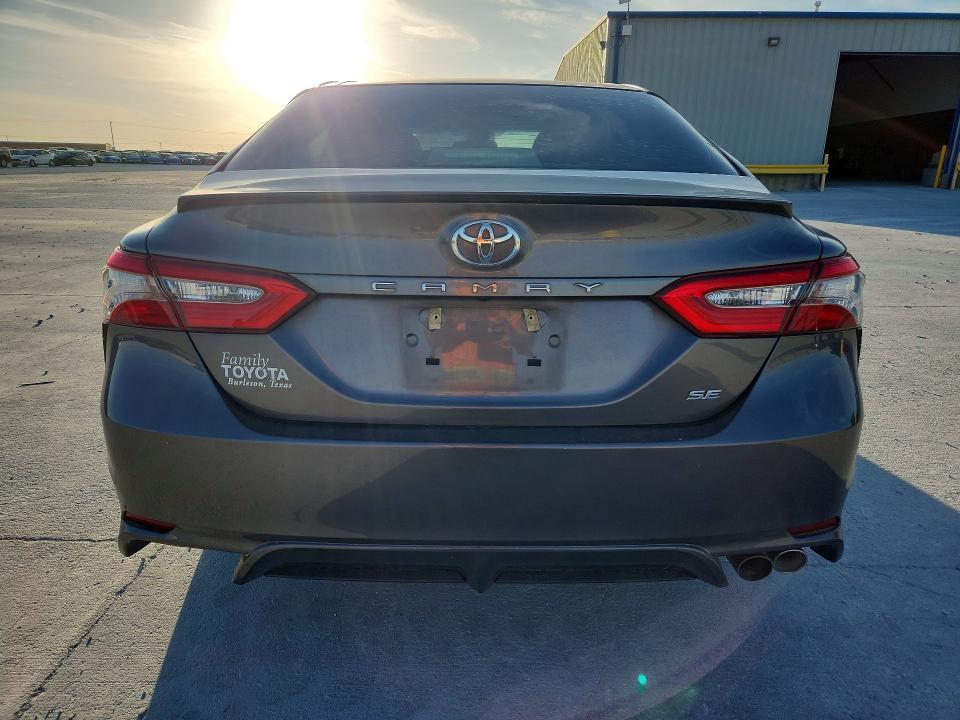 2018 Toyota Camry se