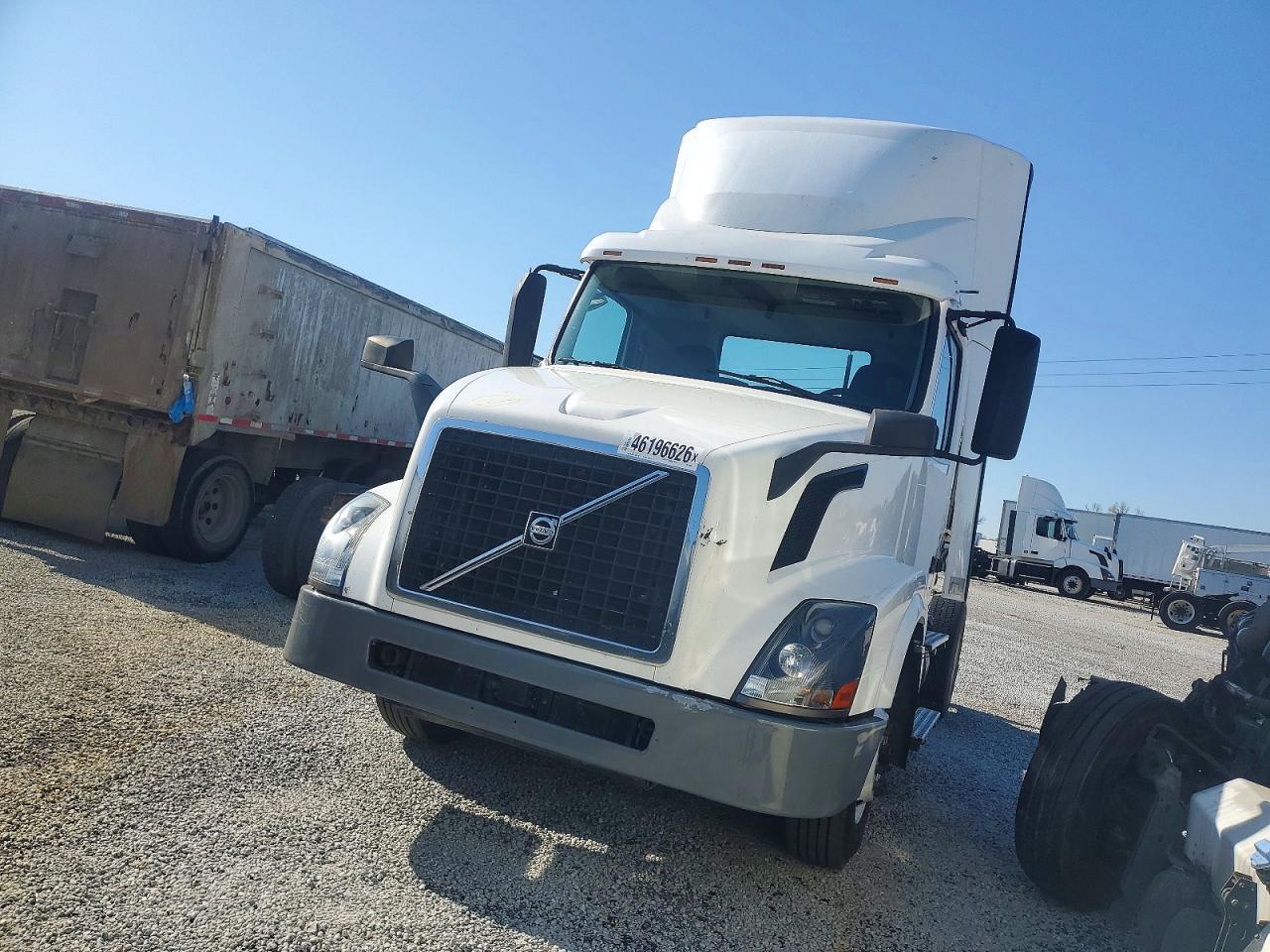 2017 Volvo VNL Semi Truck