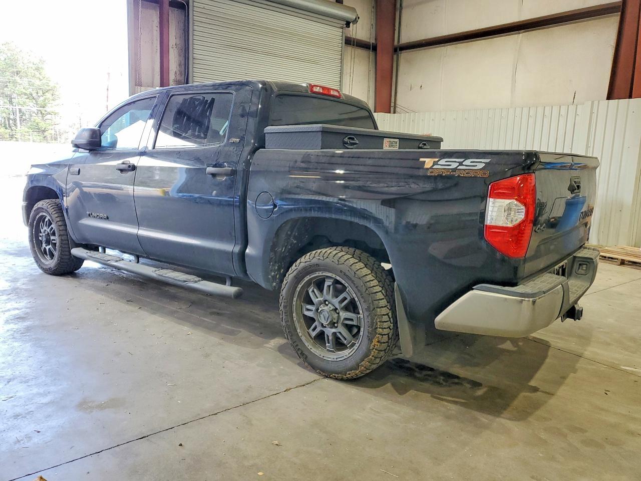 2016 Toyota Tundra SR5