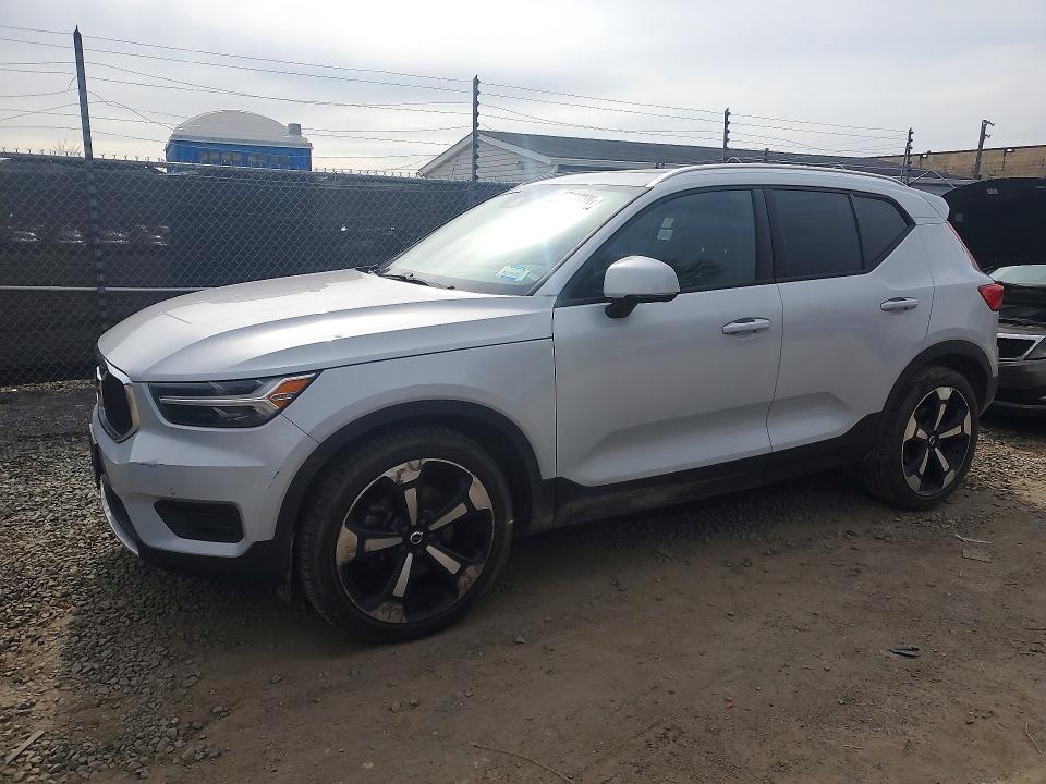 2020 Volvo Xc40 T4 Momentum