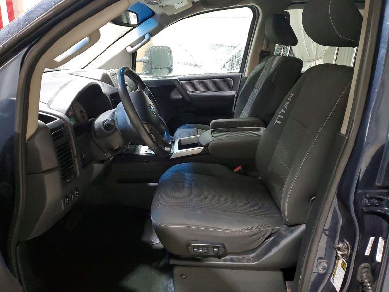 2014 Nissan Titan SV