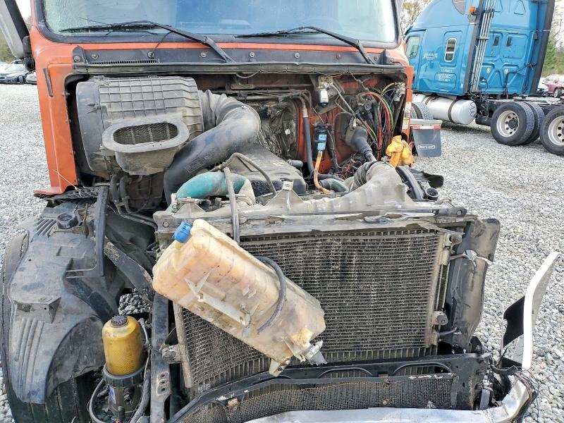 2007 Volvo VNL Semi Truck