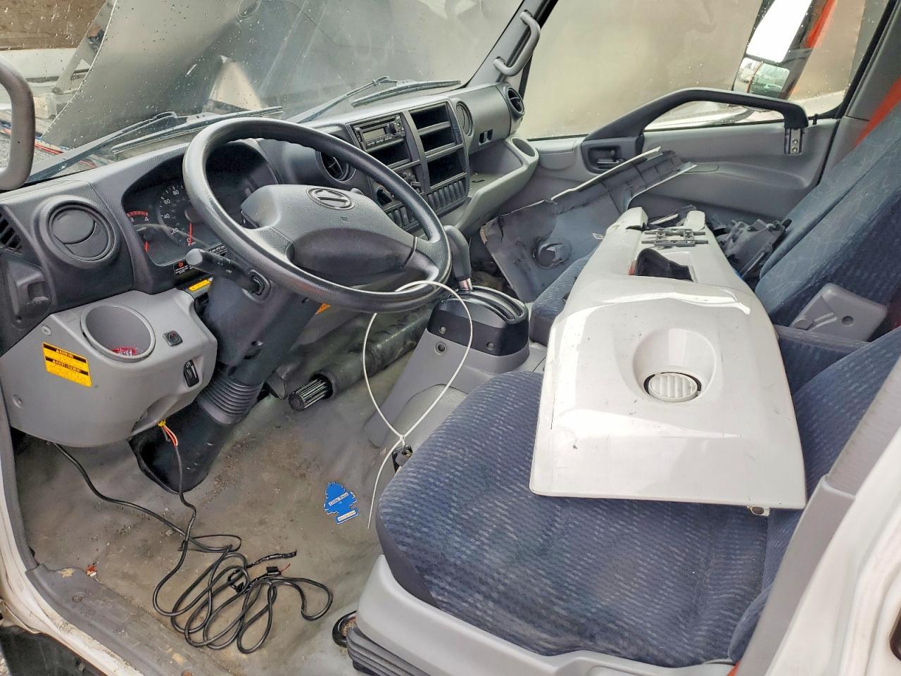 2020 Hino 195