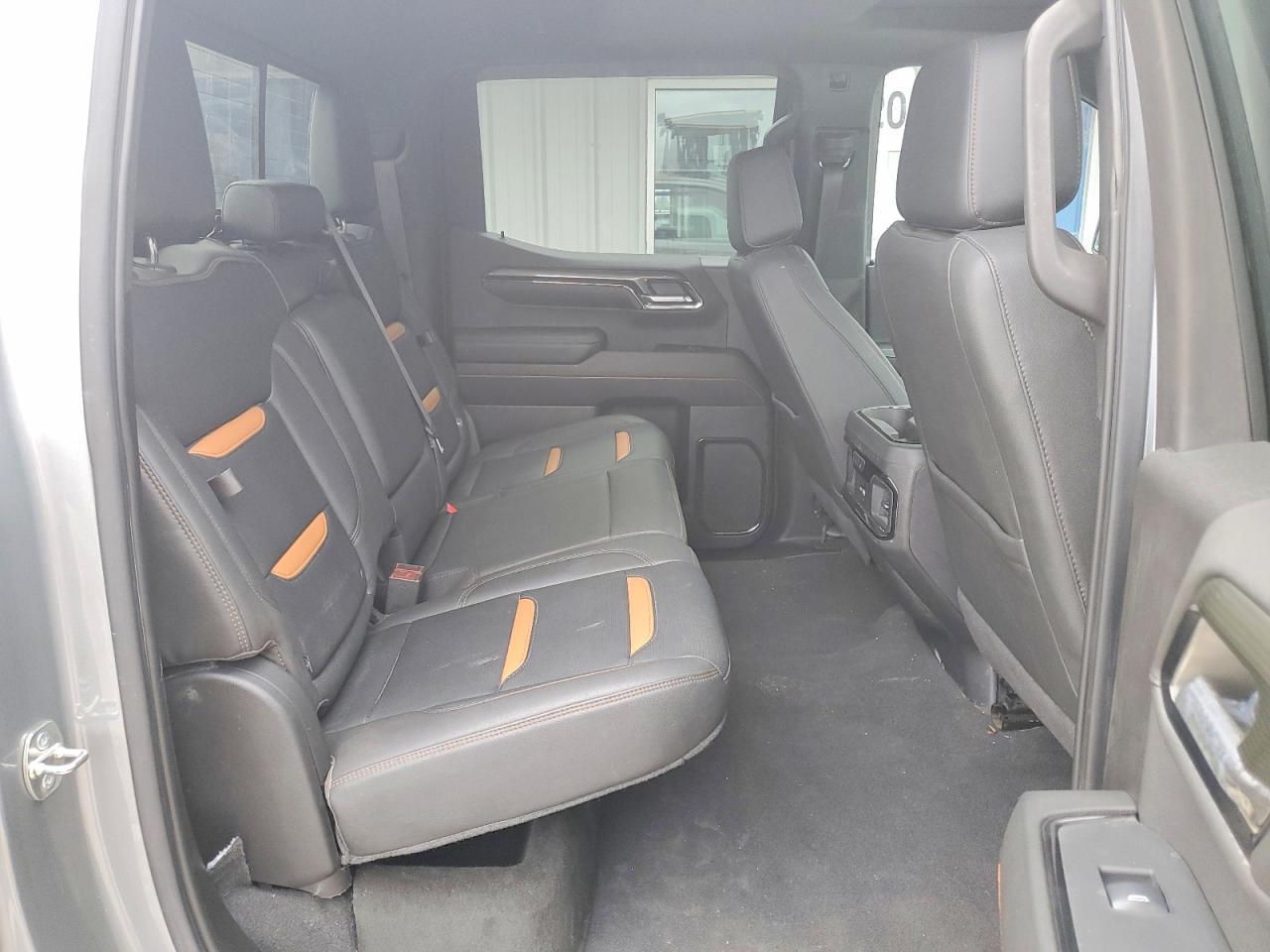 2024 GMC Sierra K1500 AT4