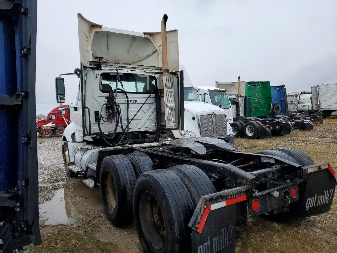 2013 International LF687 Semi Truck