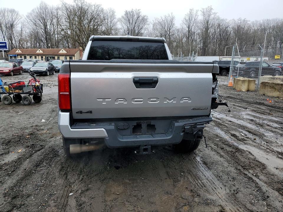 2024 Toyota Tacoma trd Sport hv