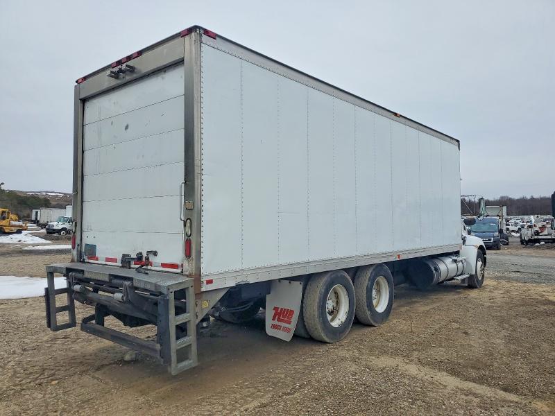 2017 Kenworth T330 box Truck