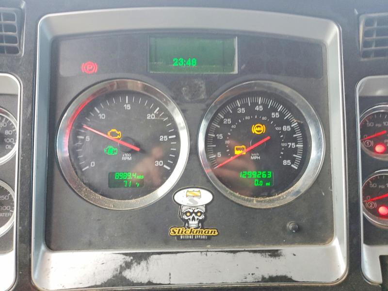 2010 Kenworth T660 Semi Truck