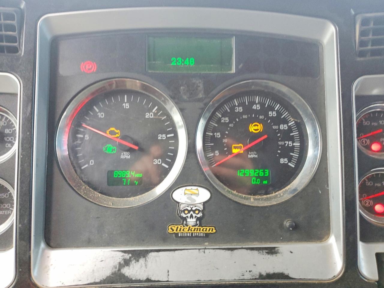 2010 Kenworth T660 Semi Truck