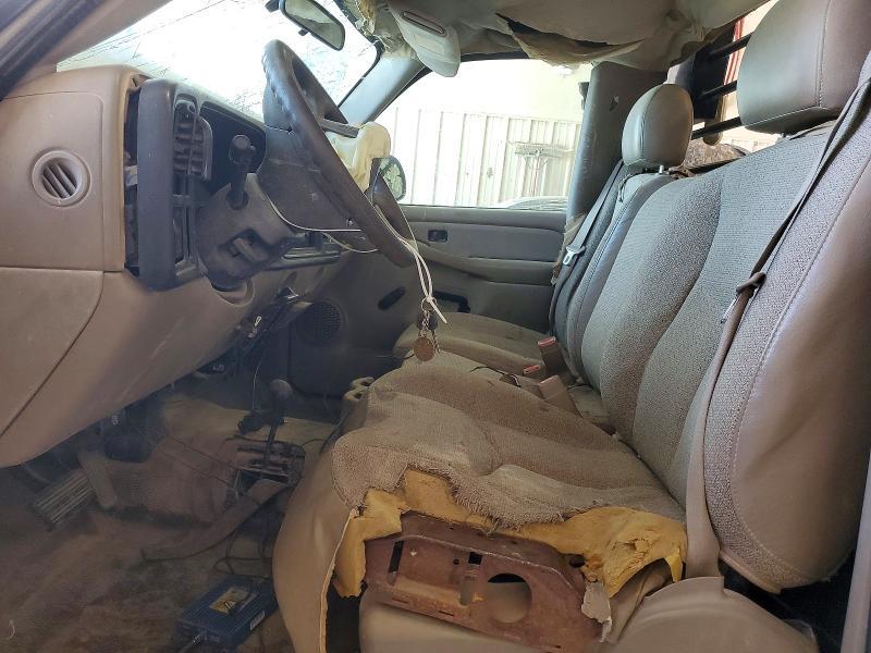 2005 Chev Rolet Silverado Flatbed Truck